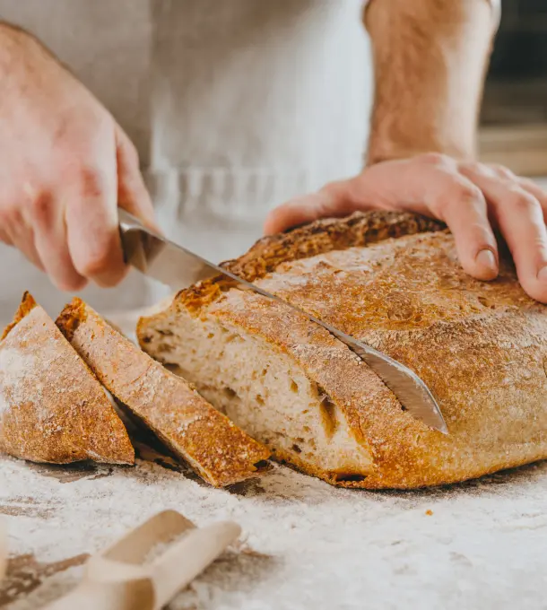 cortando pan